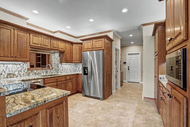 19000 E Knightsbridge Road, Owasso, OK 74055
