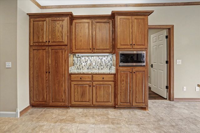19000 E Knightsbridge Road, Owasso, OK 74055