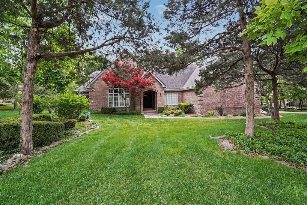 19000 E Knightsbridge Road, Owasso, OK 74055