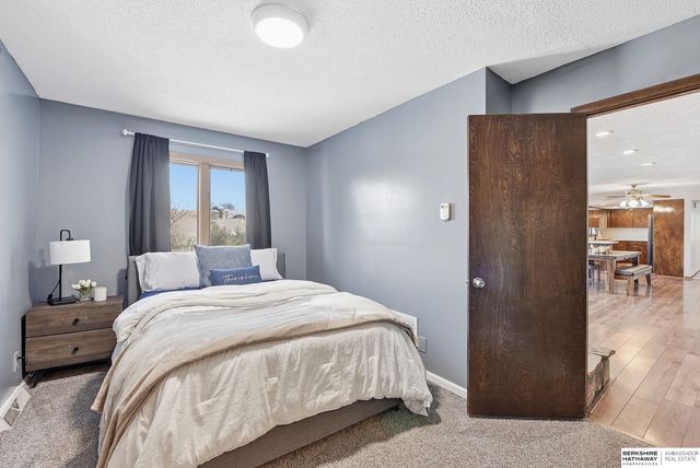 11206 Sahler Street, Omaha, NE 68164