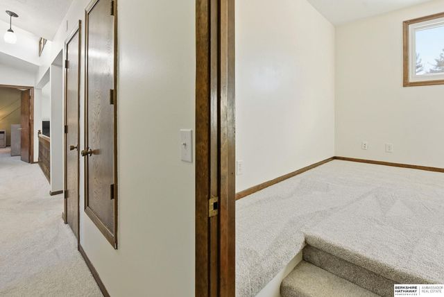 11206 Sahler Street, Omaha, NE 68164