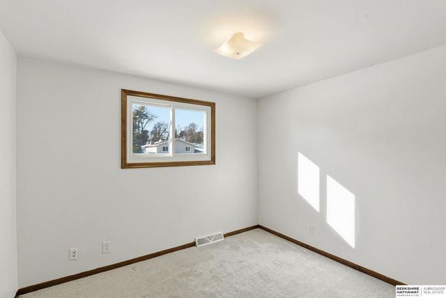 11206 Sahler Street, Omaha, NE 68164