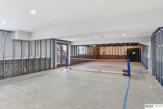 11206 Sahler Street, Omaha, NE 68164