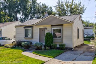 600 E Kalama Avenue, Madison Heights, MI 48071