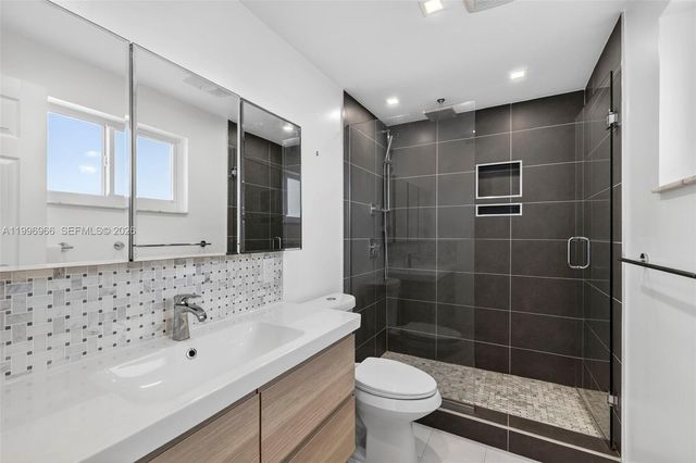 3050 NE 48th Street 210, Fort Lauderdale, FL 33308