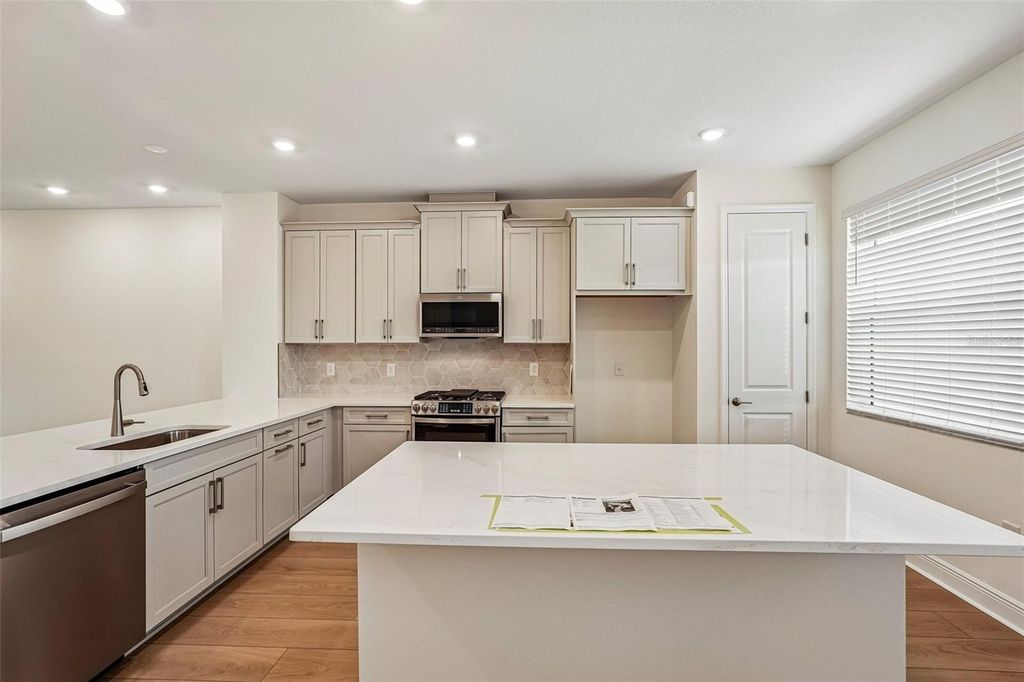 4426 SUNSET GARDEN STREET, BRADENTON, FL 34210 — photo 4