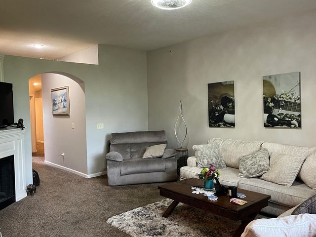 7750 Bridge Point Drive, Green Twp, OH 45248