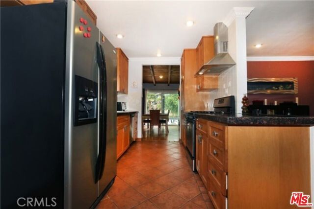 8450 Melvin Avenue, Northridge (los Angeles), CA 91324