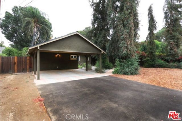 8450 Melvin Avenue, Northridge (los Angeles), CA 91324