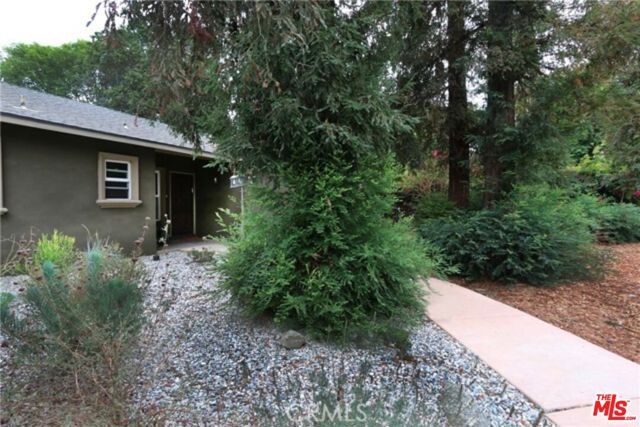 8450 Melvin Avenue, Northridge (los Angeles), CA 91324