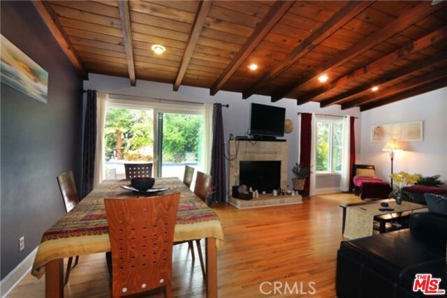 8450 Melvin Avenue, Northridge (los Angeles), CA 91324