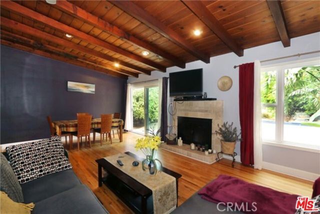 8450 Melvin Avenue, Northridge (los Angeles), CA 91324