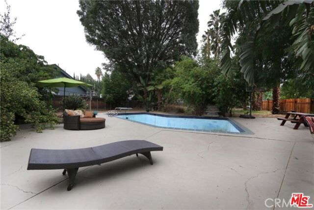 8450 Melvin Avenue, Northridge (los Angeles), CA 91324