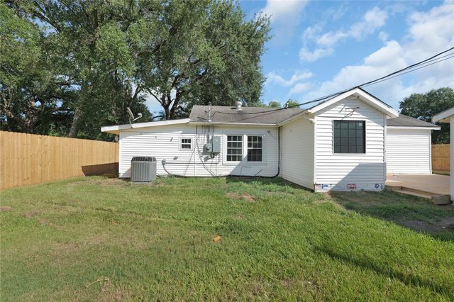 4623 Orange Street, Bacliff, TX 77518