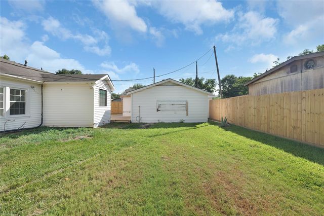 4623 Orange Street, Bacliff, TX 77518