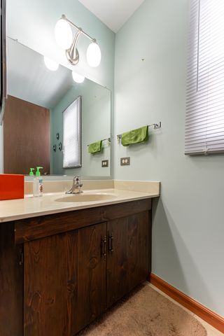 1300 Big Horn Trail, Carol Stream, IL 60188