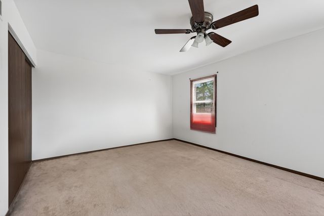 1300 Big Horn Trail, Carol Stream, IL 60188