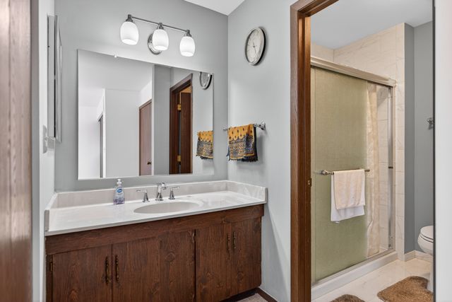 1300 Big Horn Trail, Carol Stream, IL 60188