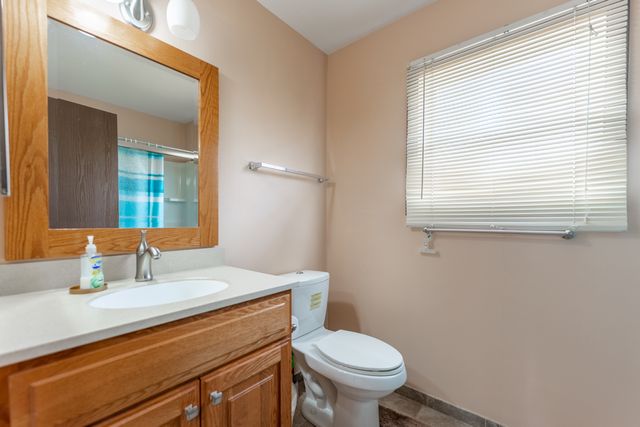 1300 Big Horn Trail, Carol Stream, IL 60188