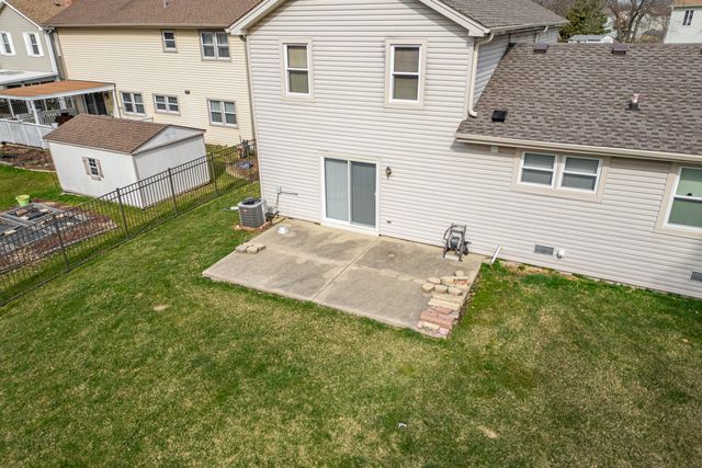 1300 Big Horn Trail, Carol Stream, IL 60188