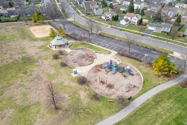 1300 Big Horn Trail, Carol Stream, IL 60188