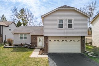 1300 Big Horn Trail, Carol Stream, IL 60188