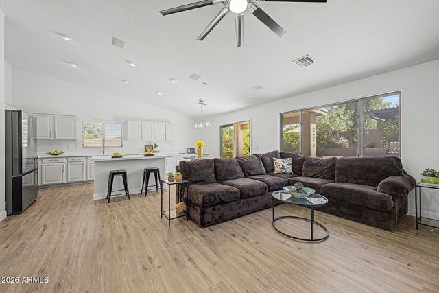 1743 E BRANHAM Lane, Phoenix, AZ 85042