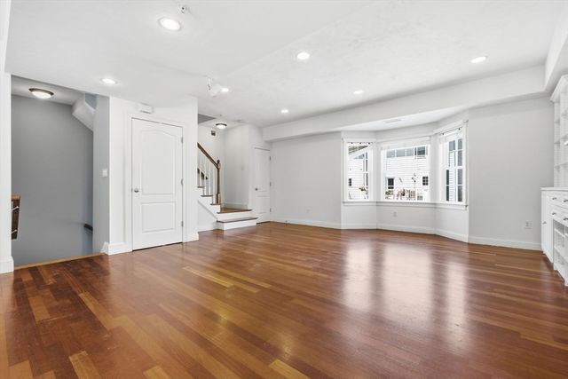 218 South 9, Waltham, MA 02453