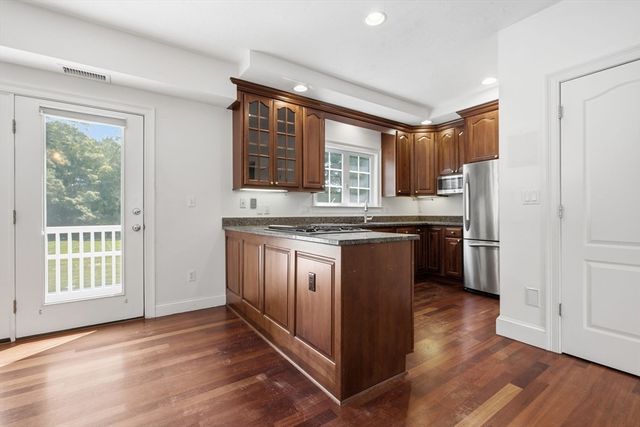 218 South 9, Waltham, MA 02453