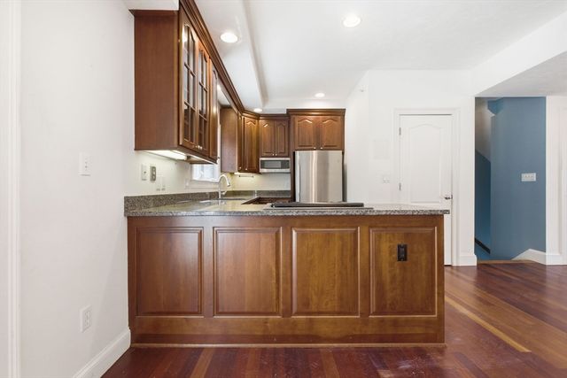 218 South 9, Waltham, MA 02453