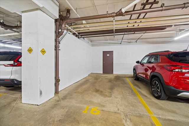 1327 BROWN Street 303, Des Plaines, IL 60016
