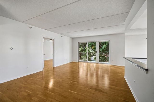 1327 BROWN Street 303, Des Plaines, IL 60016
