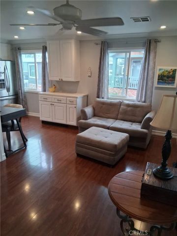 525 Fairfax, Costa Mesa, CA 92627