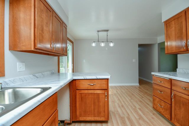 1421 ARGONNE DRIVE, Green Bay, WI 54304