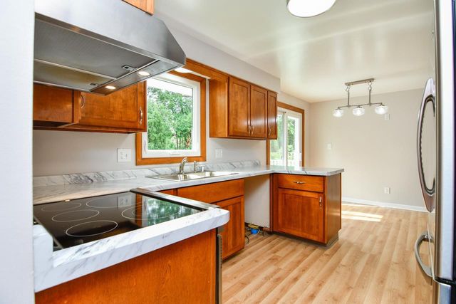 1421 ARGONNE DRIVE, Green Bay, WI 54304
