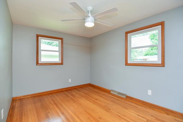 1421 ARGONNE DRIVE, Green Bay, WI 54304