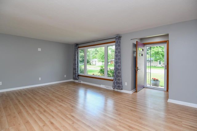 1421 ARGONNE DRIVE, Green Bay, WI 54304
