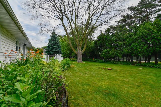 1421 ARGONNE DRIVE, Green Bay, WI 54304