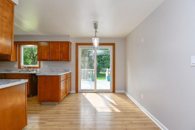 1421 ARGONNE DRIVE, Green Bay, WI 54304