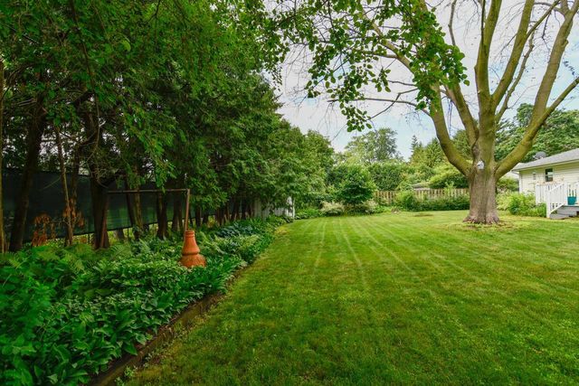 1421 ARGONNE DRIVE, Green Bay, WI 54304