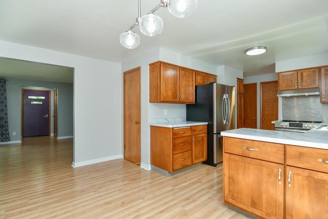 1421 ARGONNE DRIVE, Green Bay, WI 54304