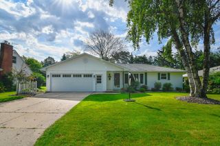 1421 ARGONNE DRIVE, Green Bay, WI 54304