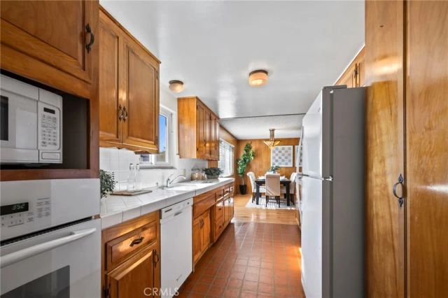 2306 La Sierra Way, Claremont, CA 91711
