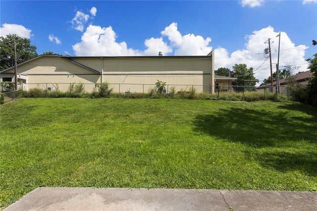 4306 NE 51st Street, Kansas City, MO 64119