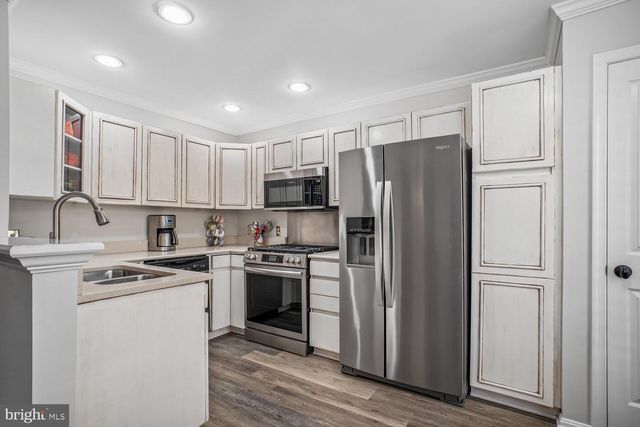 2408 GARNETT DR, Alexandria, VA 22311