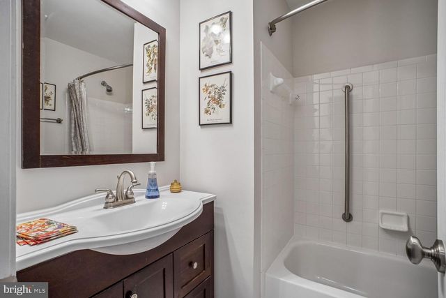 2408 GARNETT DR, Alexandria, VA 22311