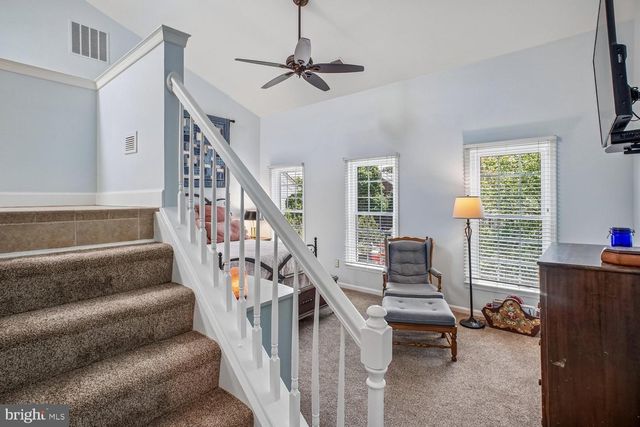 2408 GARNETT DR, Alexandria, VA 22311
