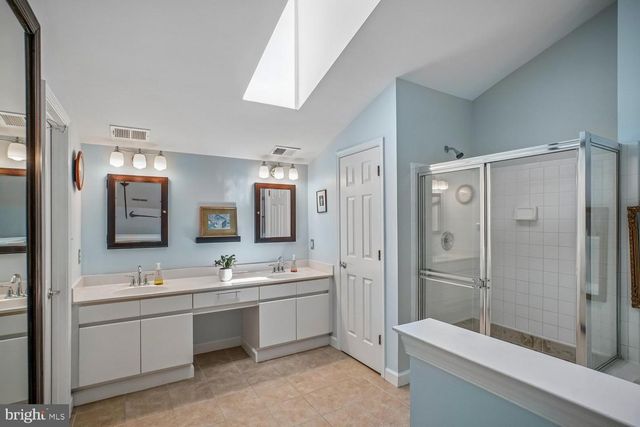 2408 GARNETT DR, Alexandria, VA 22311