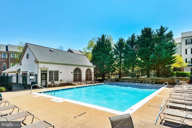 2408 GARNETT DR, Alexandria, VA 22311