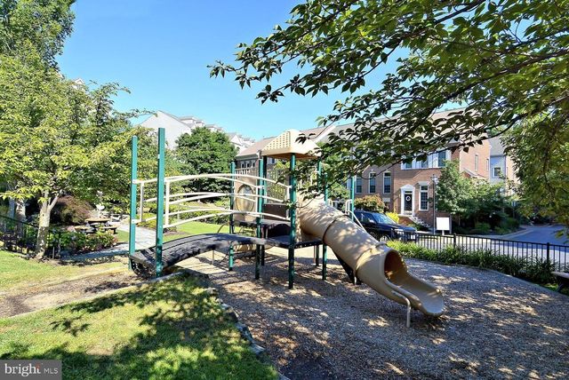 2408 GARNETT DR, Alexandria, VA 22311